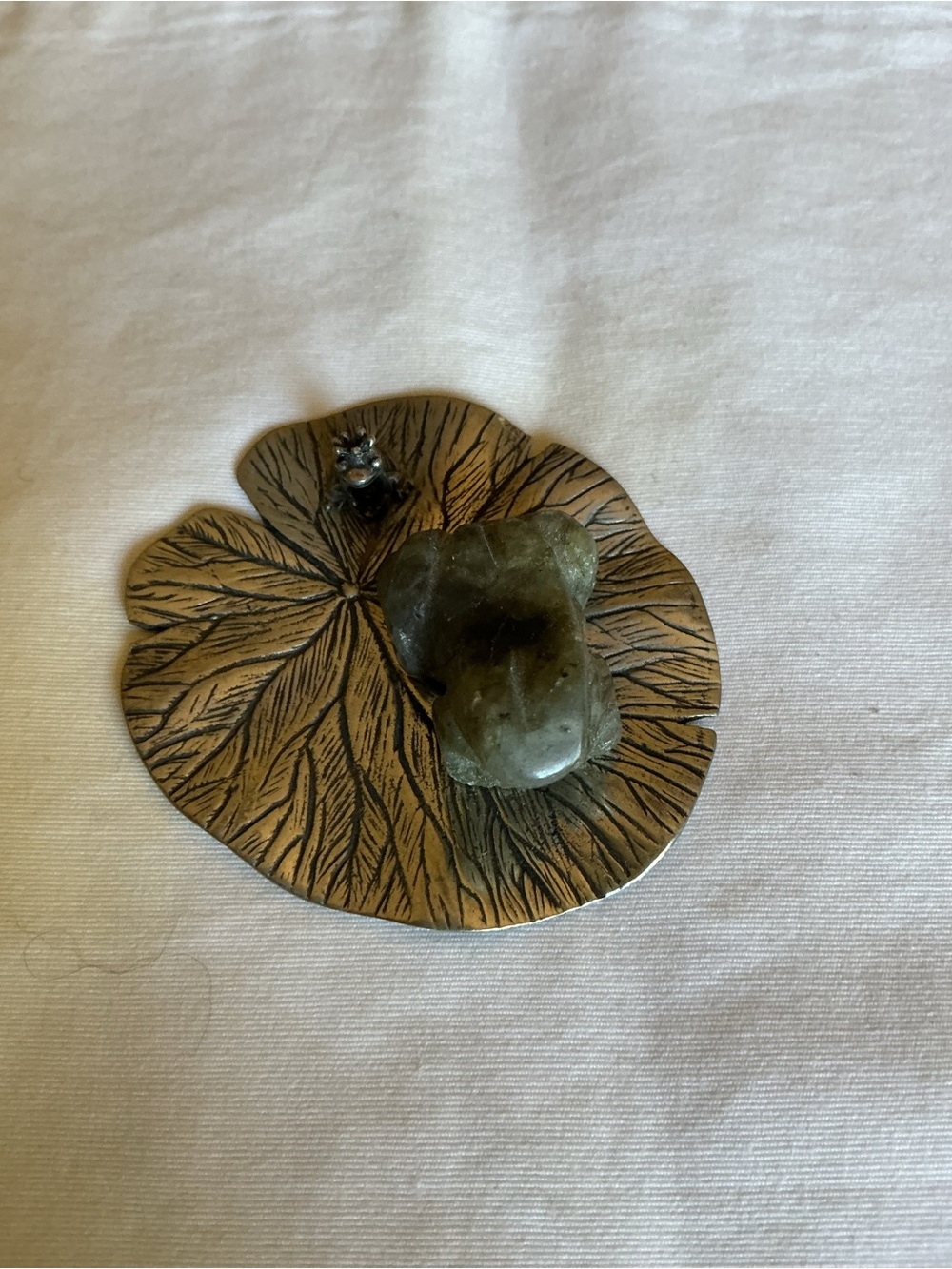 Lily Pad Silver Tone Trinket Dish with Green Stone Frog
